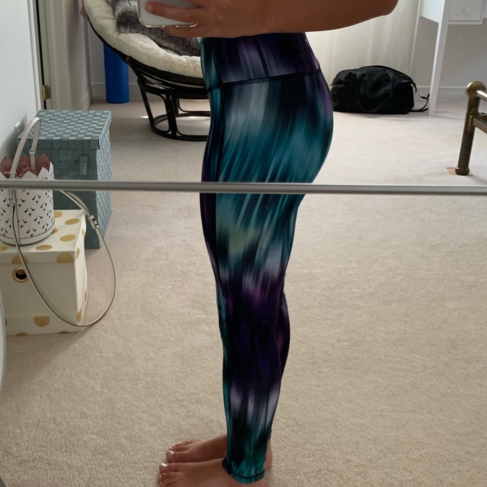 Patterned Athletic Leggings from Old Navy - Picture 5 of 5
